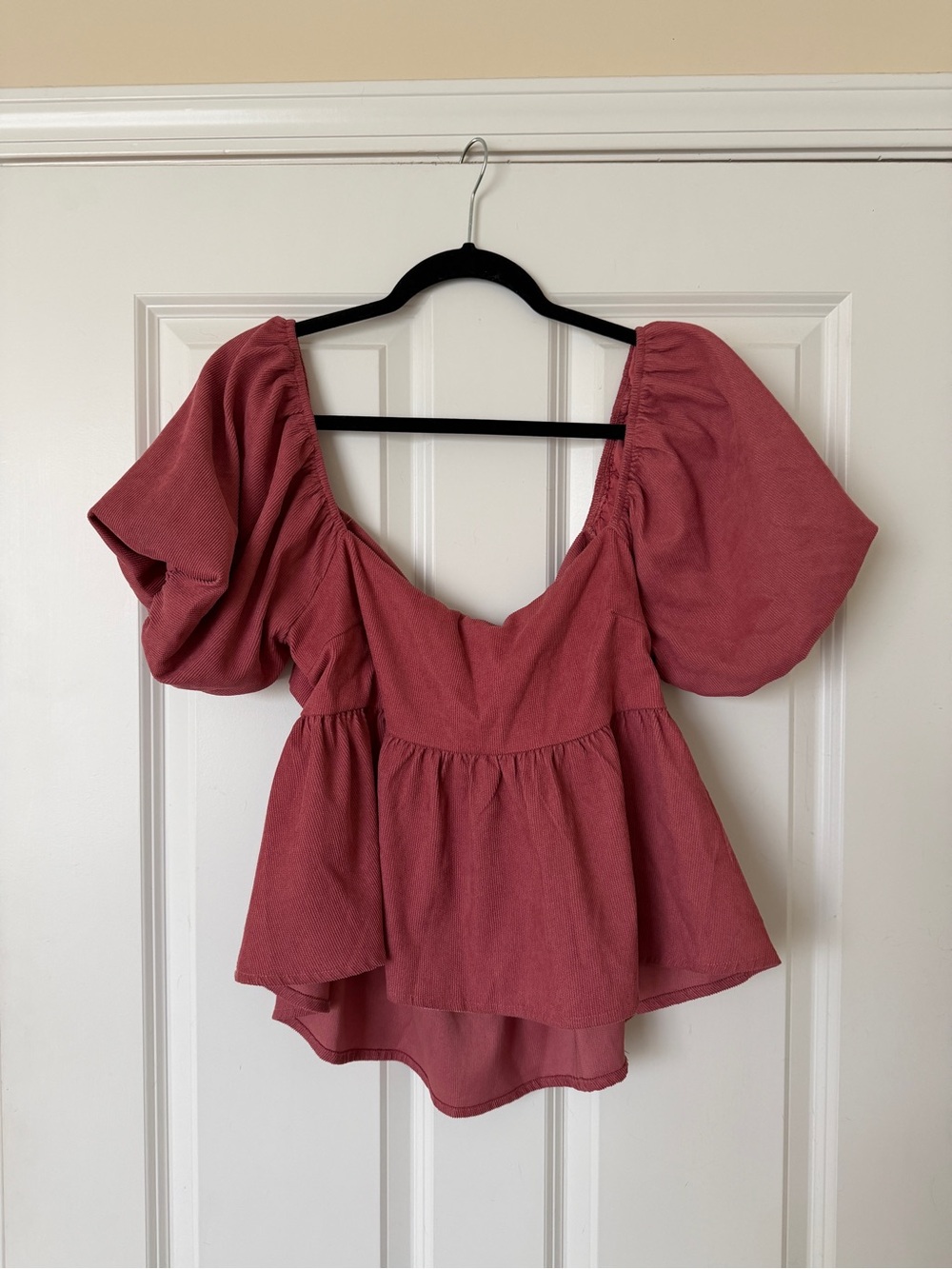 Francesca's Collections Dusty Rose Puff-Sleeve Peplum Top